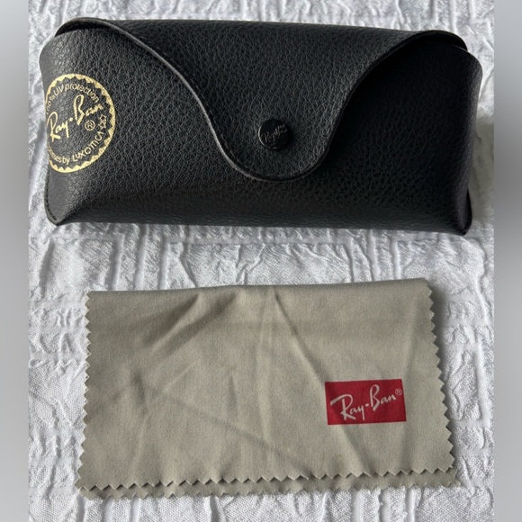 Ray Ban Sunglasses by Luxotica Case and Cleaning Cloth - Picture 1 of 9